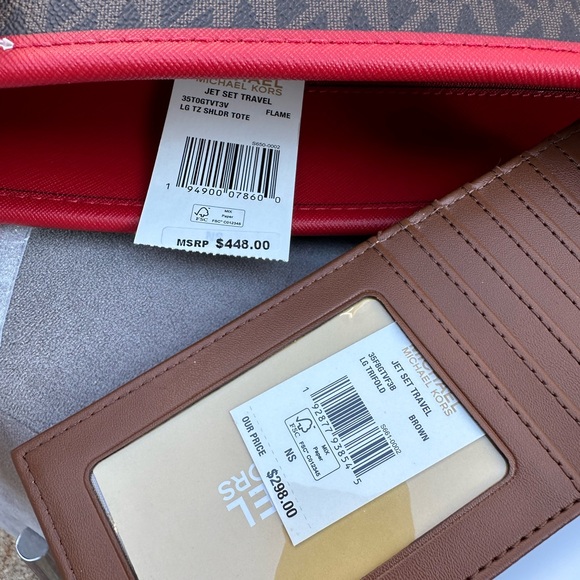 SALE💕Michael Kors Purse And Wallet - Picture 8 of 8